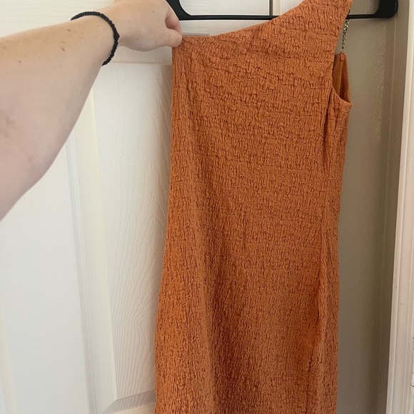Camila Coelho One-Shoulder Orange chain strap mini dress textured size Small - Picture 3 of 10